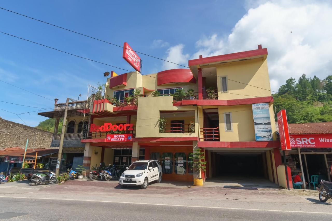 Reddoorz At Sedayu 1 Parapat Εξωτερικό φωτογραφία