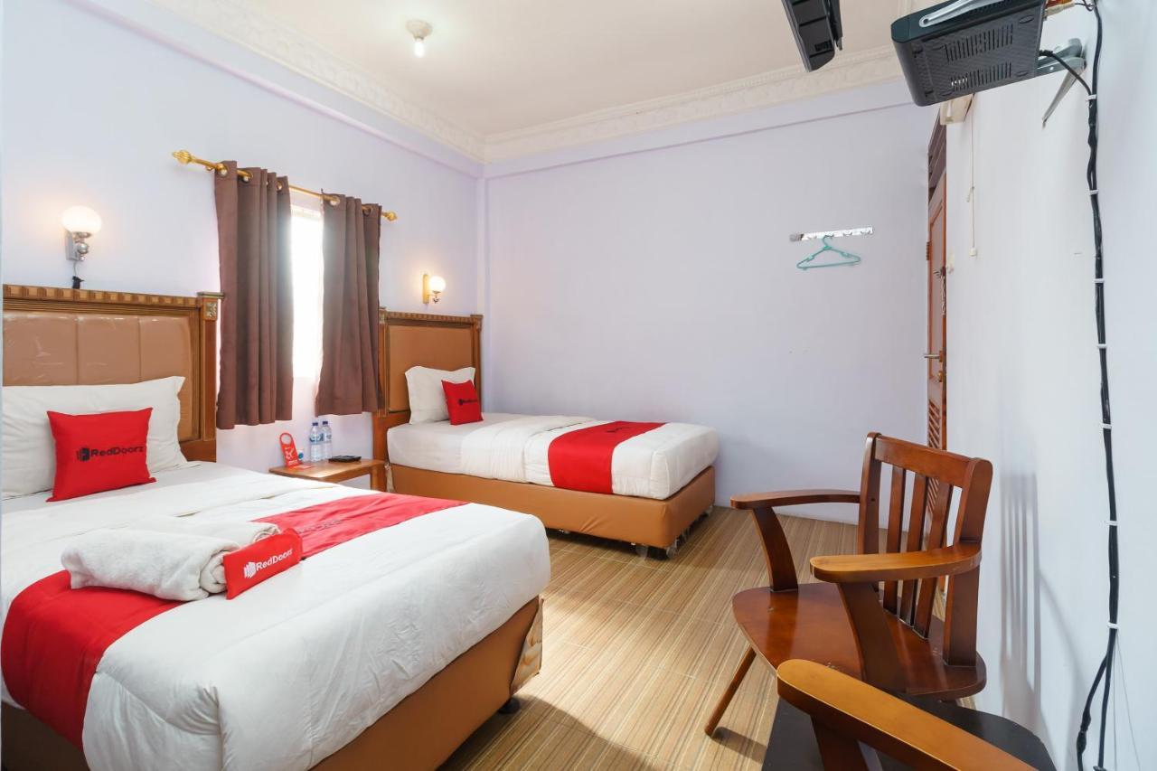 Reddoorz At Sedayu 1 Parapat Εξωτερικό φωτογραφία