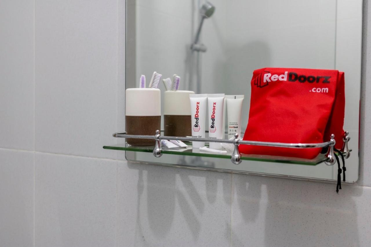 Reddoorz At Sedayu 1 Parapat Εξωτερικό φωτογραφία